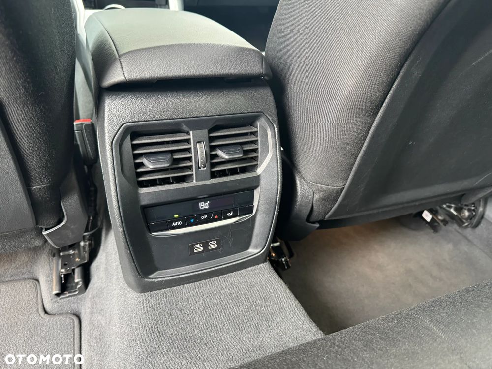BMW Seria 3 318i Business Edition - 14