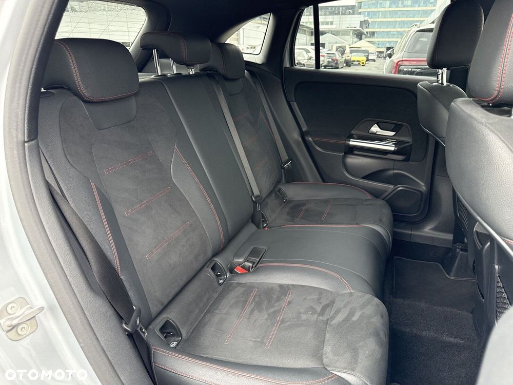 Mercedes-Benz GLA - 22