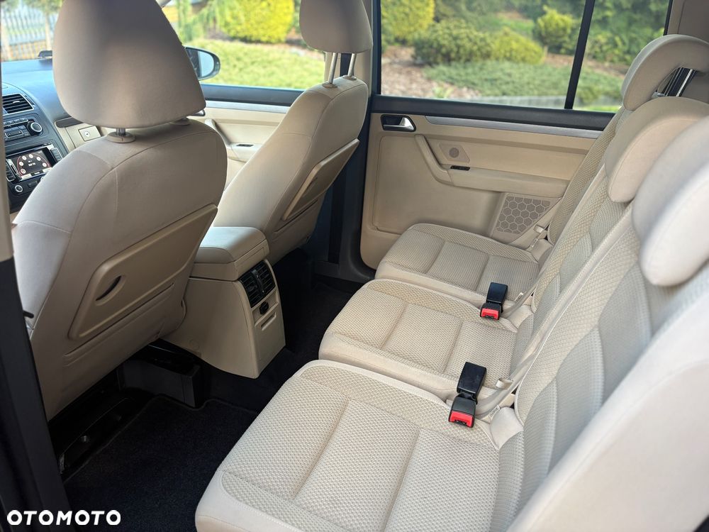 Volkswagen Touran - 21