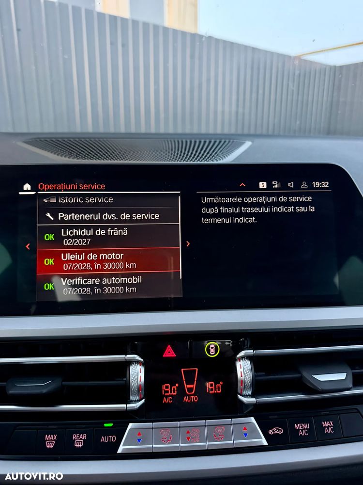 BMW Seria 3 318i Aut. - 10