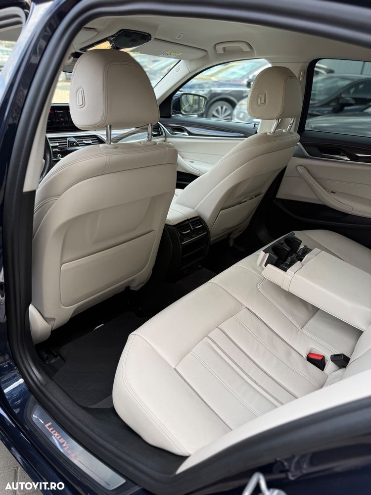 BMW Seria 5 520d xDrive Aut. Luxury Line - 7