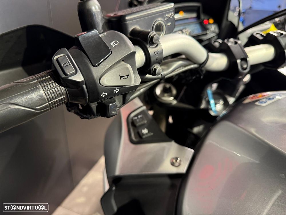 Honda VFR - 15