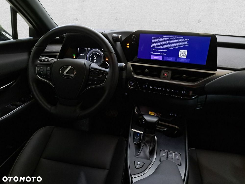 Lexus UX - 10