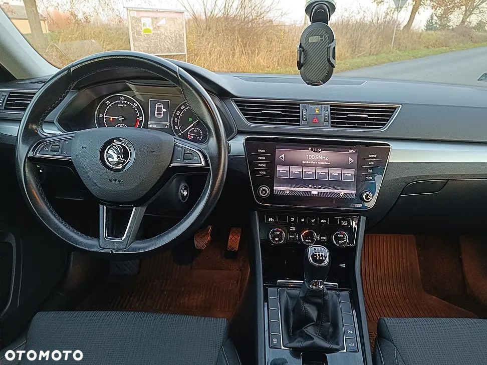 Skoda Superb 2.0 TDI Ambition - 31