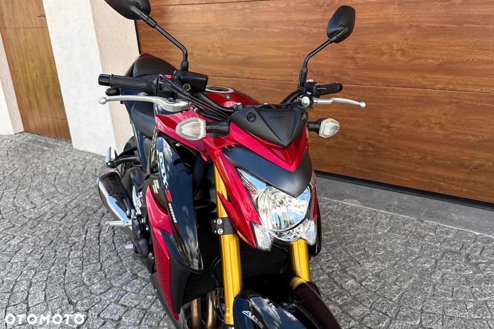 Suzuki GSX - 5