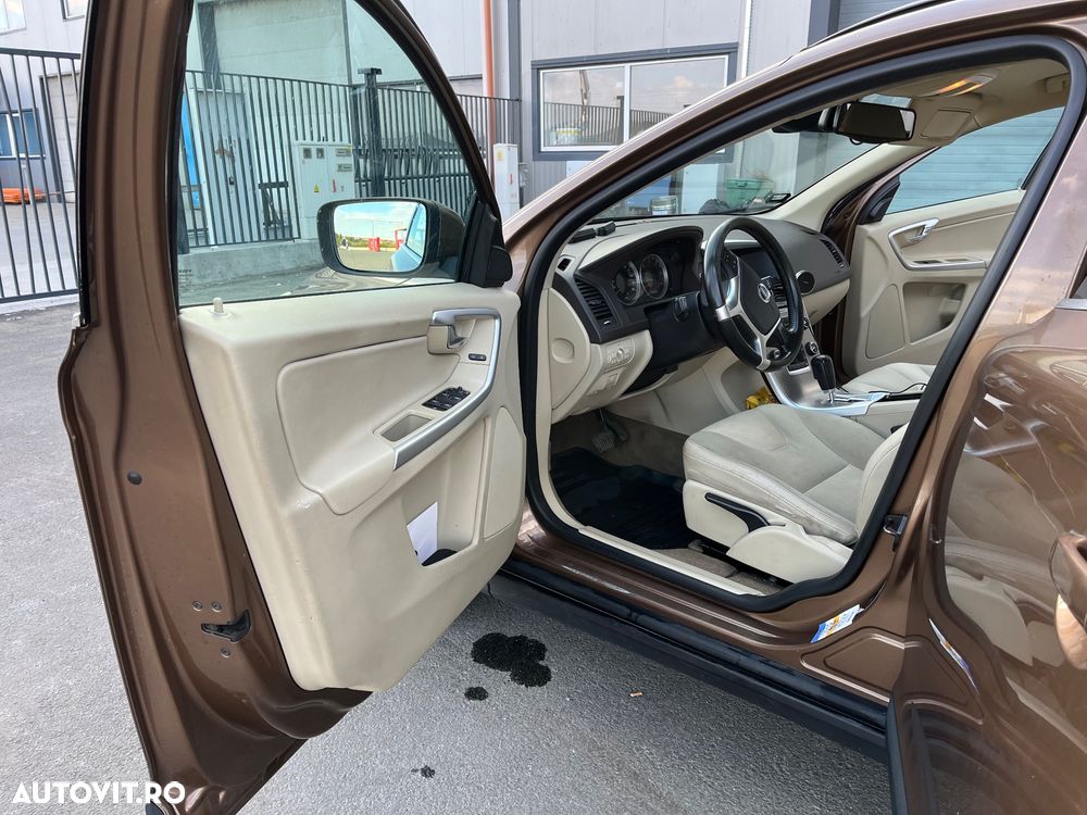 VOLVO XC60 2011 — imagine 29