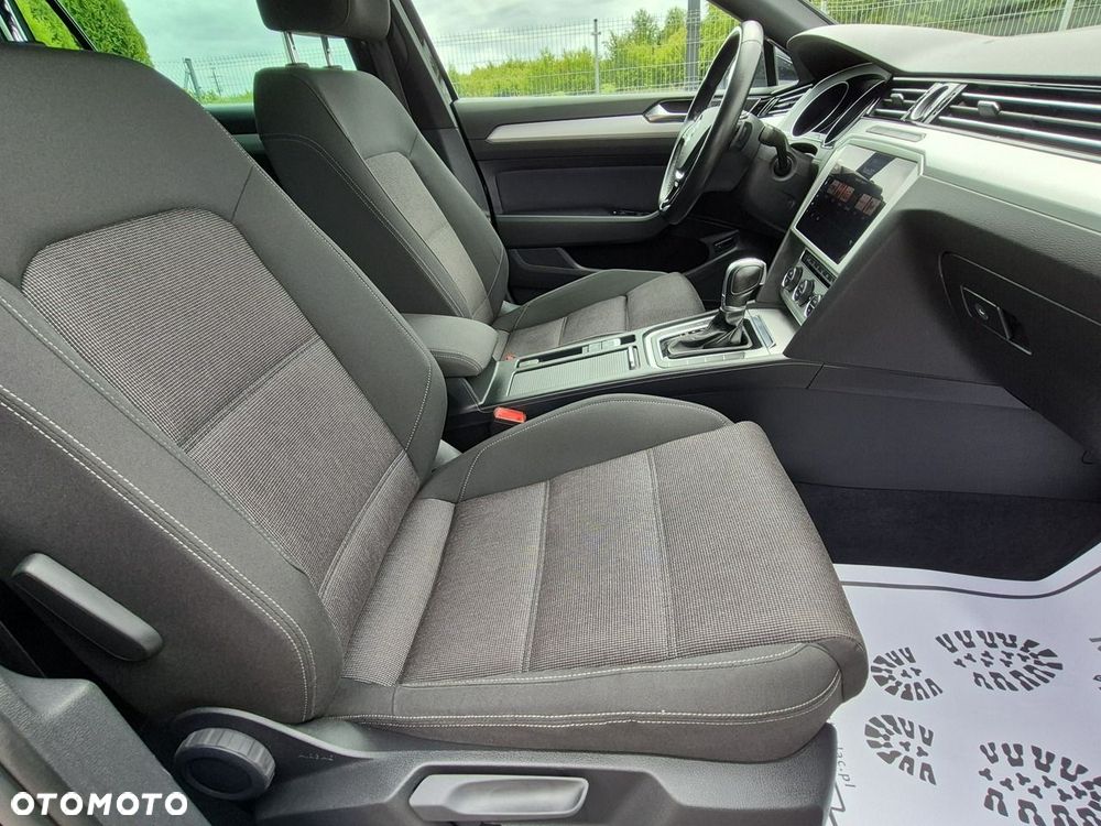 Volkswagen Passat - 21