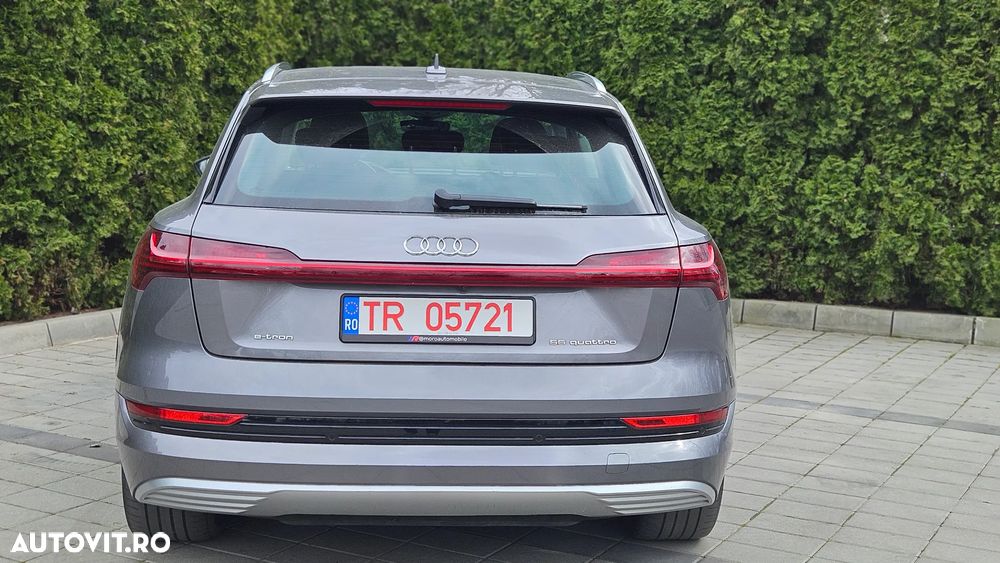 Audi e-tron 55 quattro - 11
