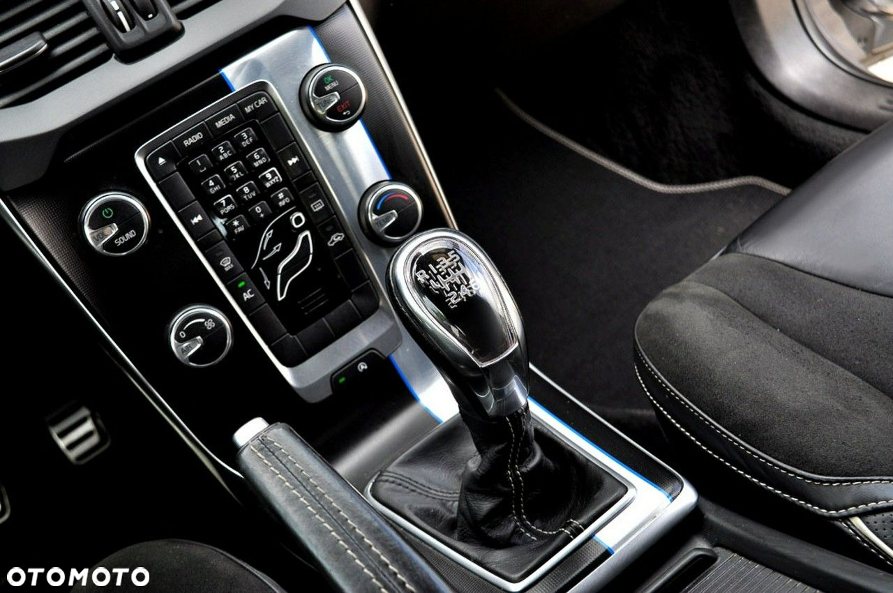 Volvo V40 D2 R-Design Momentum - 20