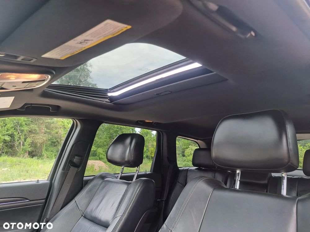 Jeep Grand Cherokee - 14