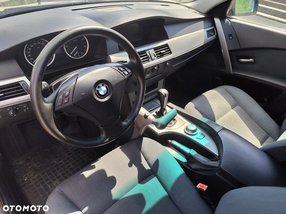 BMW Seria 5 525d - 8