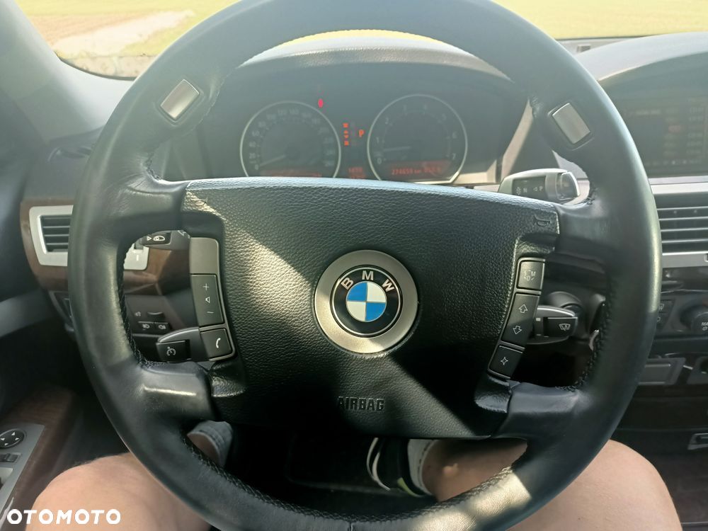 BMW Seria 7 745i - 20