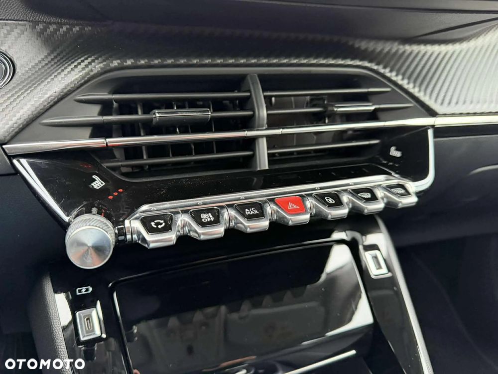 Peugeot 2008 BlueHDi 130 EAT8 Allure - 27