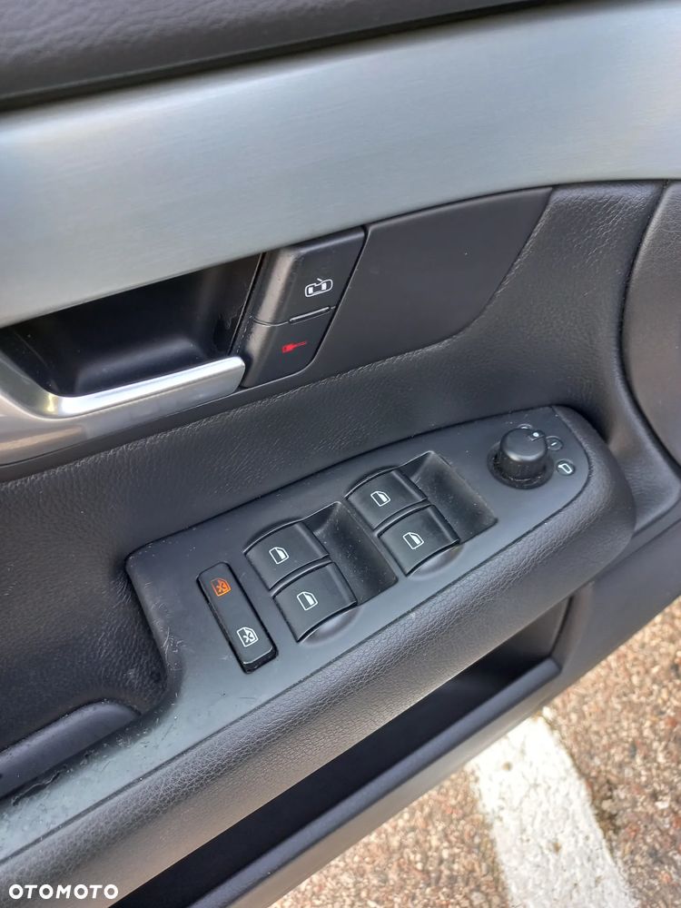 Audi A4 Limousine - 10