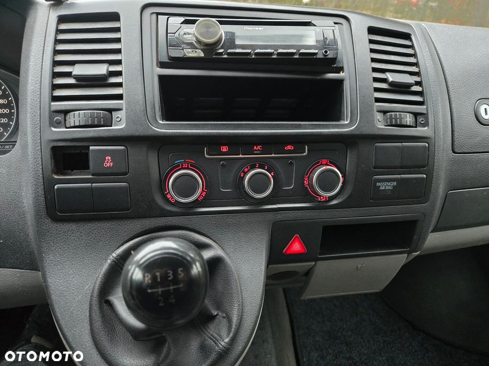 Volkswagen Transporter - 21