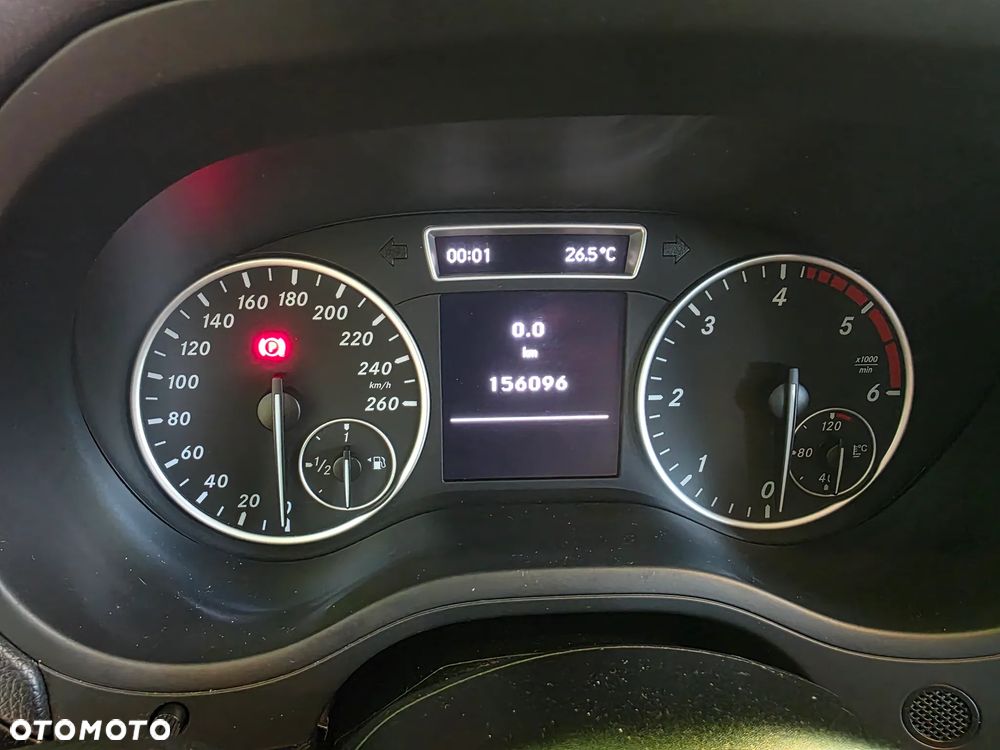 Mercedes-Benz Klasa B 180 CDI (BlueEFFICIENCY) - 23
