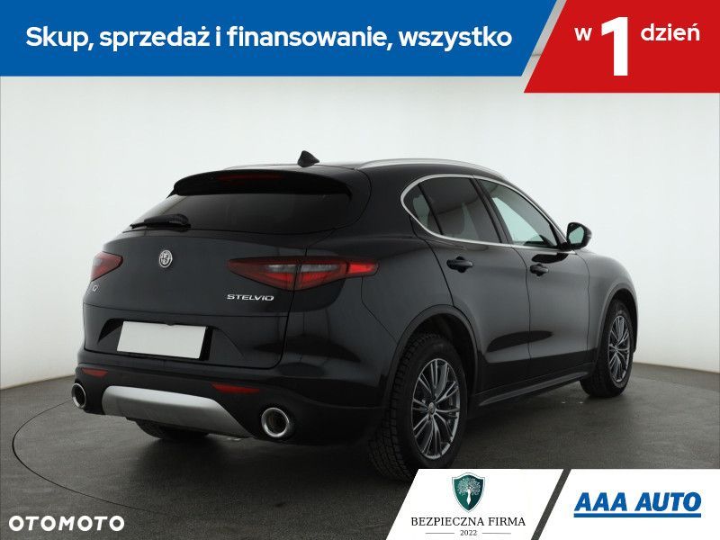 Alfa Romeo Stelvio - 7