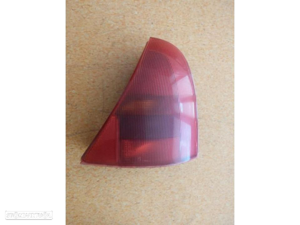 Farolim farol tras direito renault clio 1998 a 2000