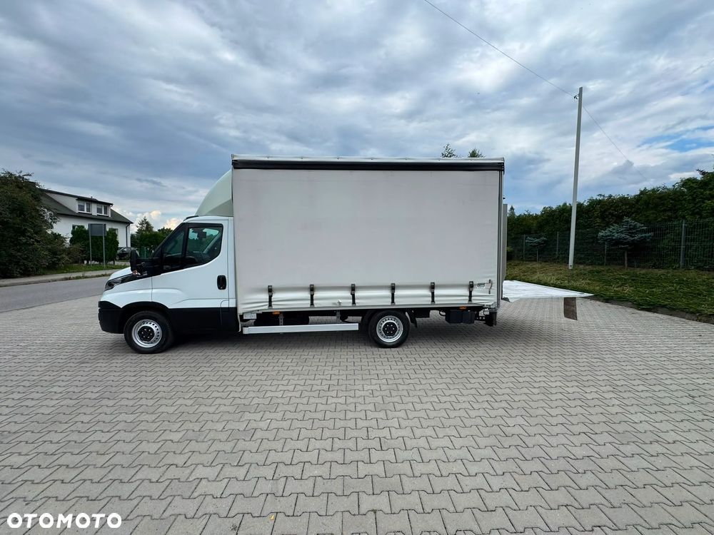 Iveco DAILY 35 LIFT Climatronic Elektryka Tempomat Kamera Winda Plandeka Kontener 3os. Serwis - 16