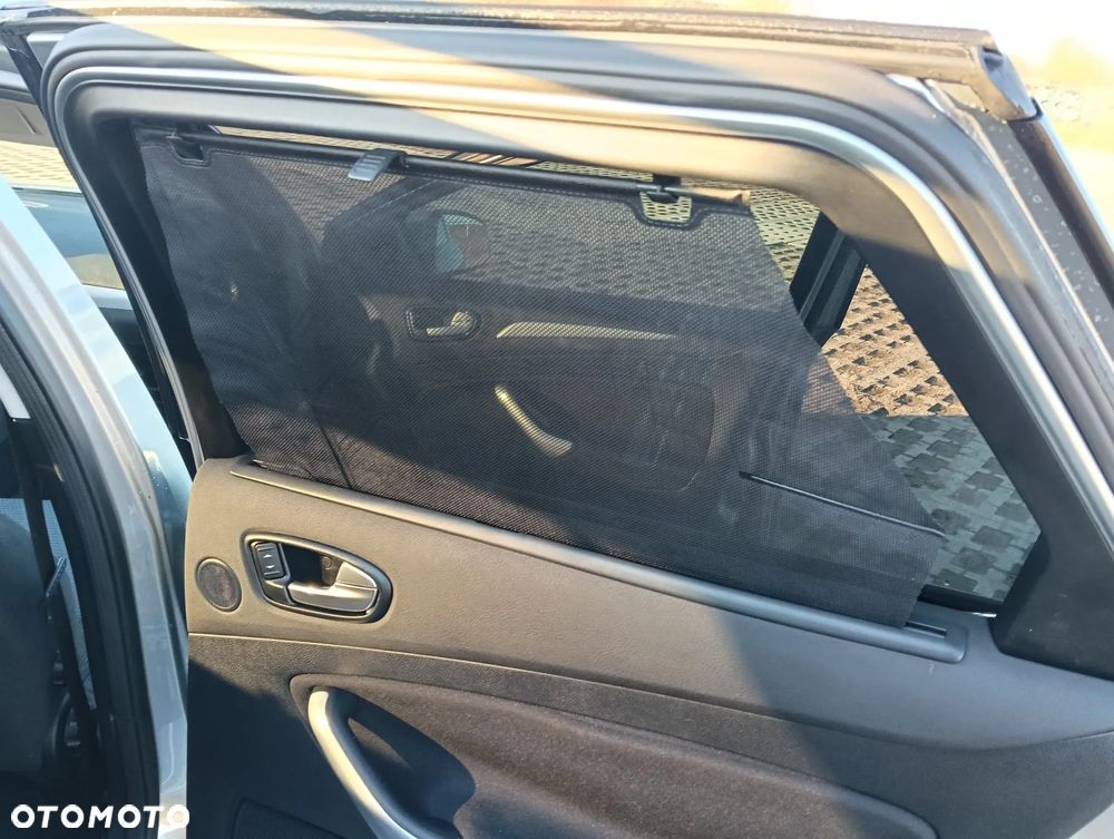 Ford Mondeo 2.0 Ghia - 9