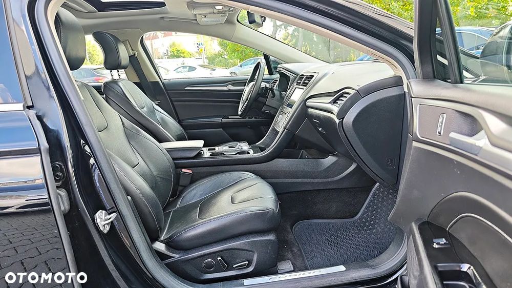 Ford Fusion 2.0 EcoBoost Titanium - 18