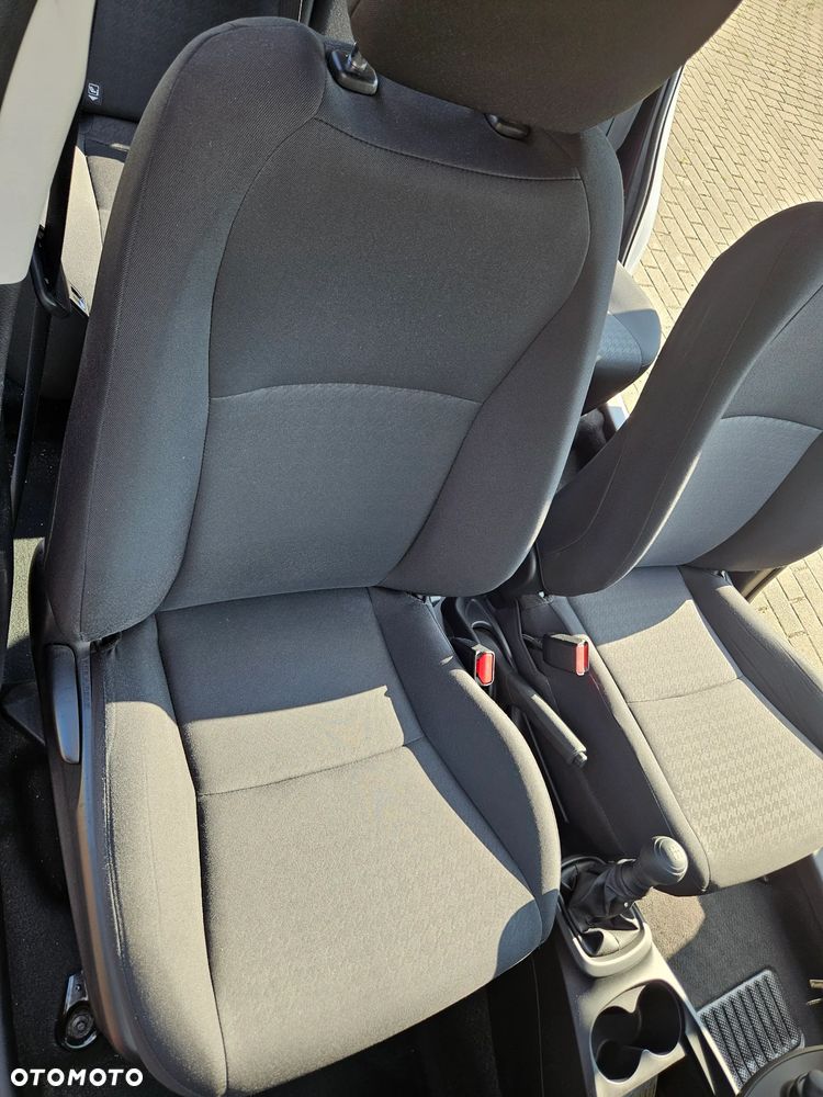 Toyota Yaris 1.0 Active EU6 - 30