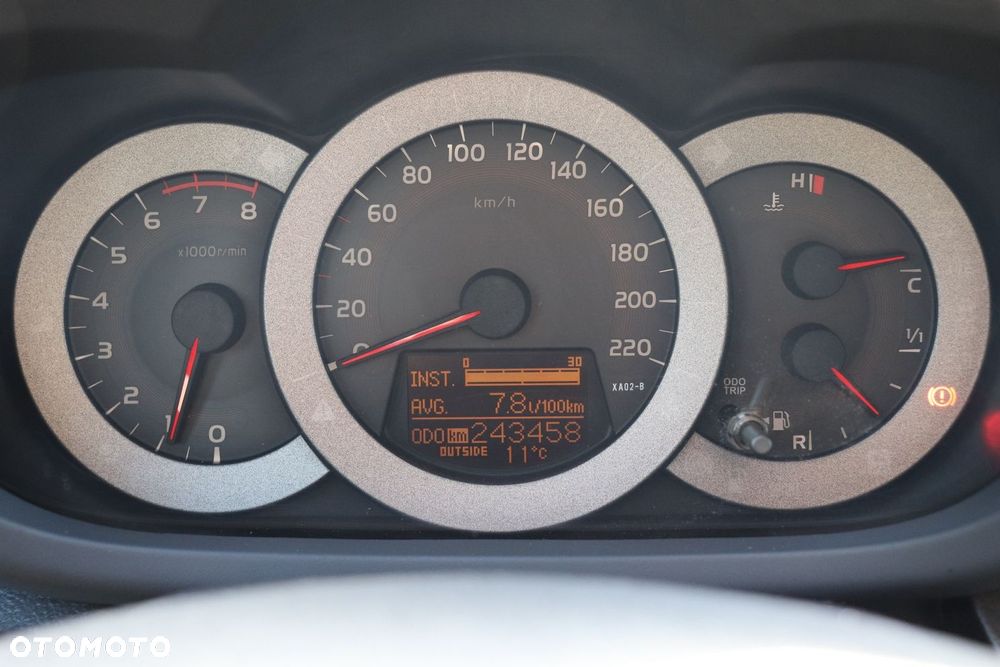 Toyota RAV4 2.0 4x2 - 16
