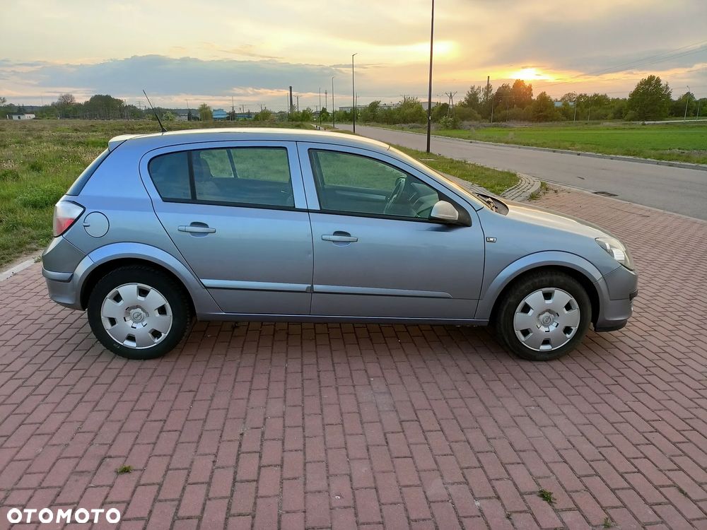 Opel Astra 1.6 Enjoy - 9