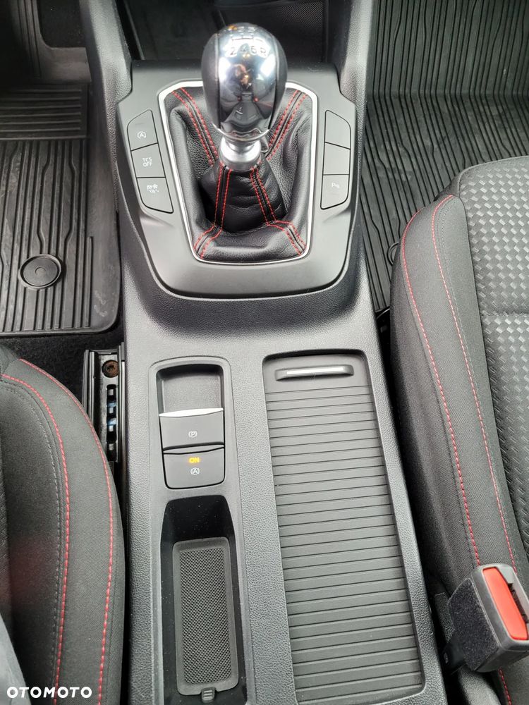 Ford Focus 1.0 EcoBoost mHEV ST-Line X - 11