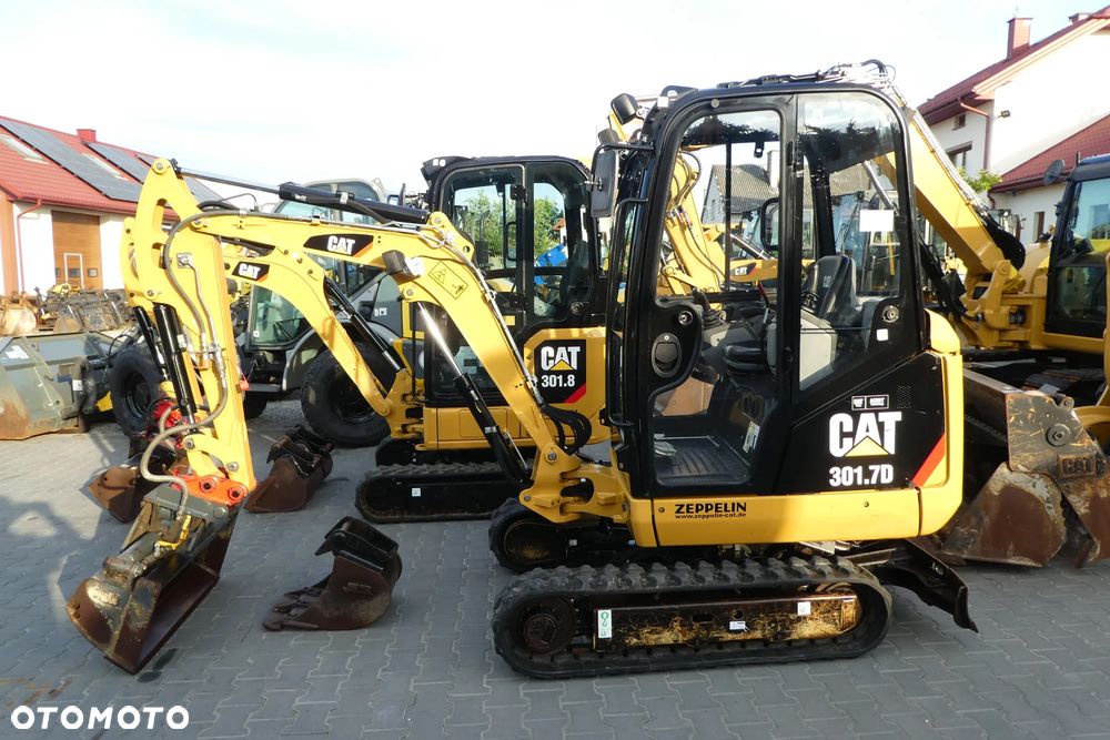 Caterpillar 301,7D Z NIEMIEC DWIE ŁYŻKI - 24