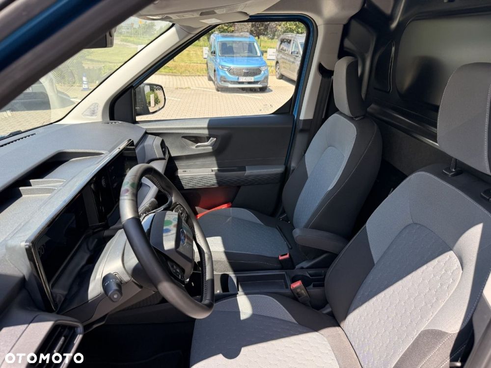 Ford Transit Courier - 18
