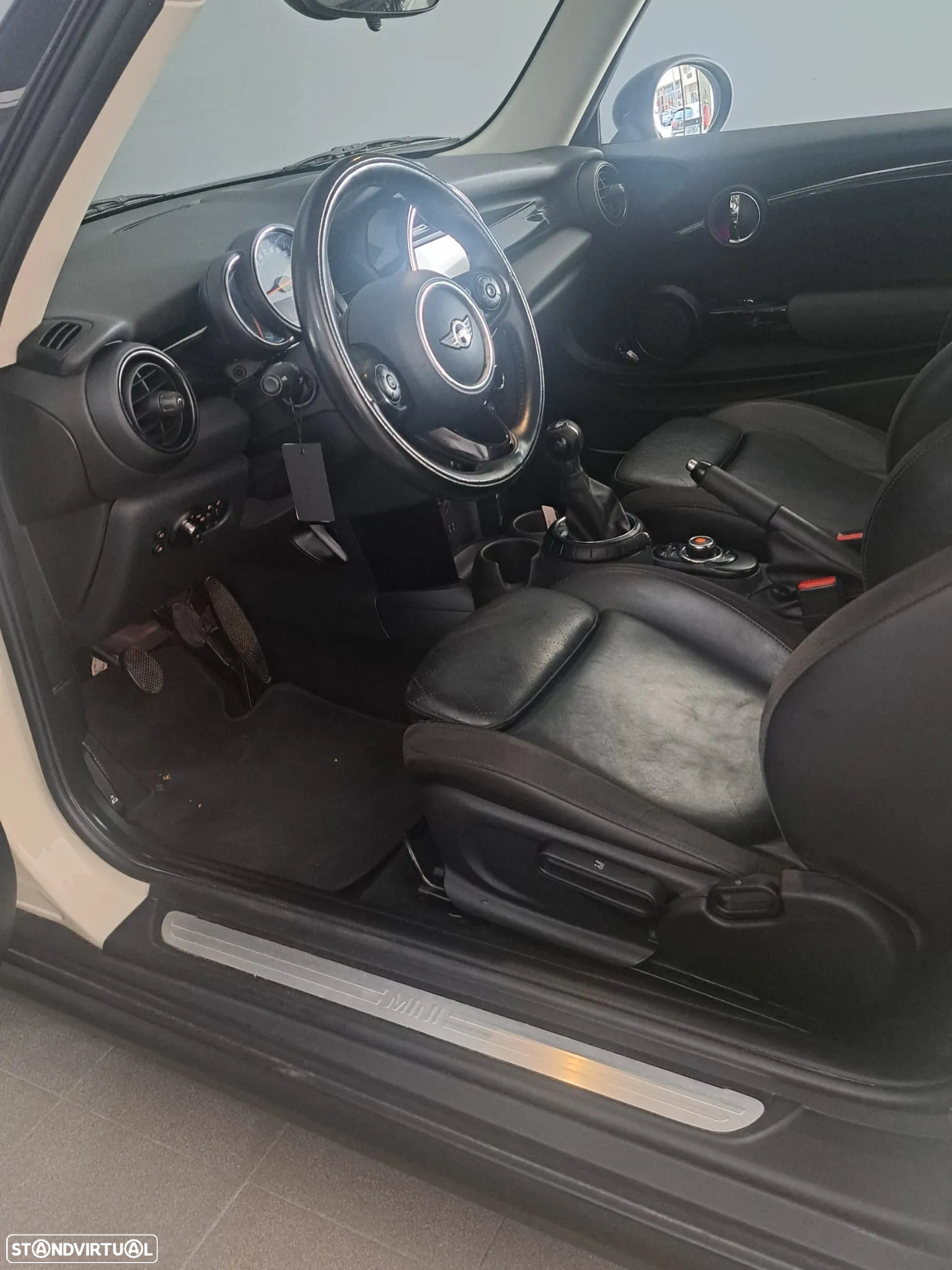 MINI 3 Portas Cooper D - 11