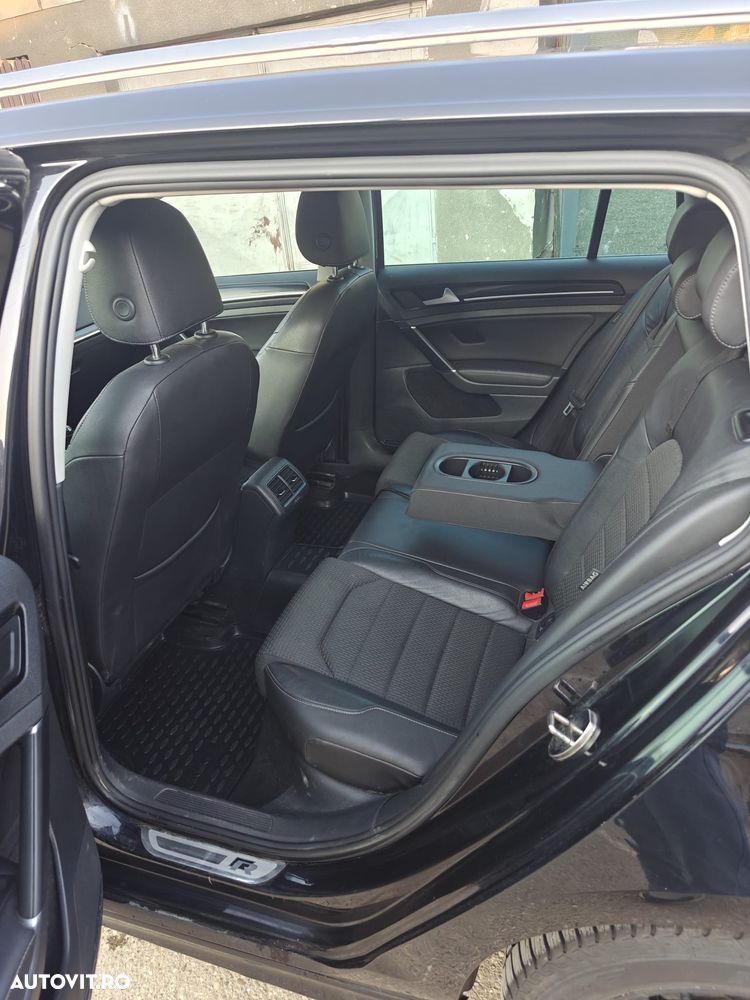 Volkswagen Golf - 10