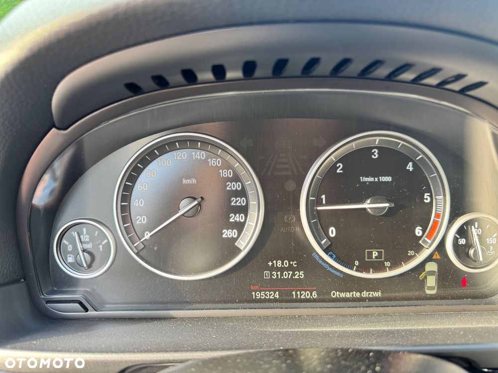 BMW Seria 5 520d Luxury Line - 26