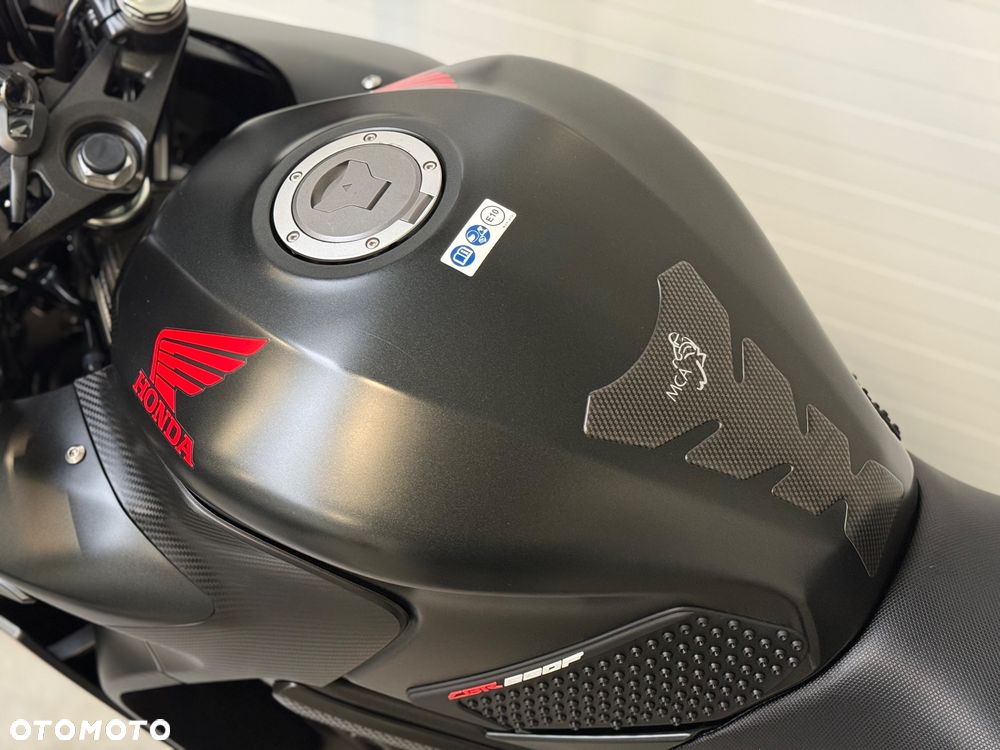 Honda CBR - 28