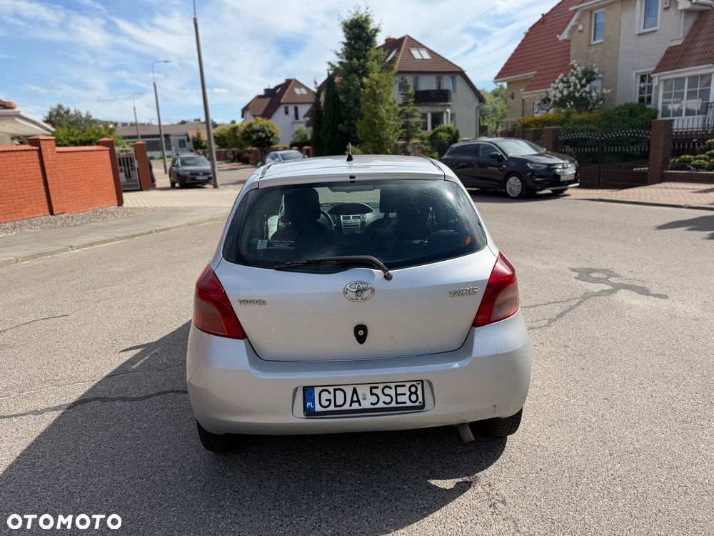Toyota Yaris 1.0 Luna - 5