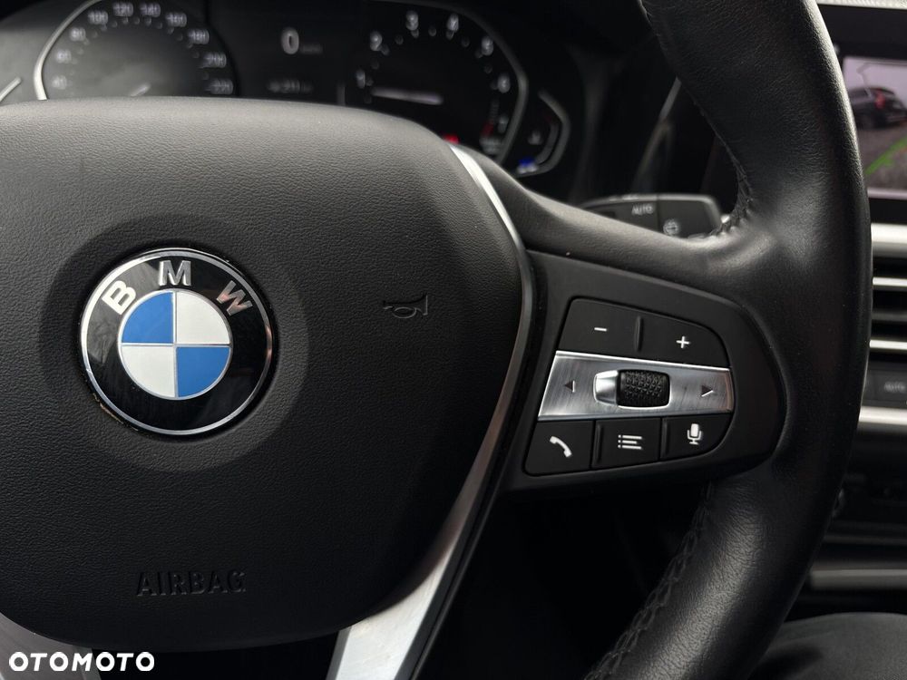 BMW Seria 3 318i Advantage - 17