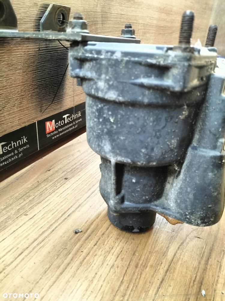 zawór hamulcowy / rozdzielacz - 3