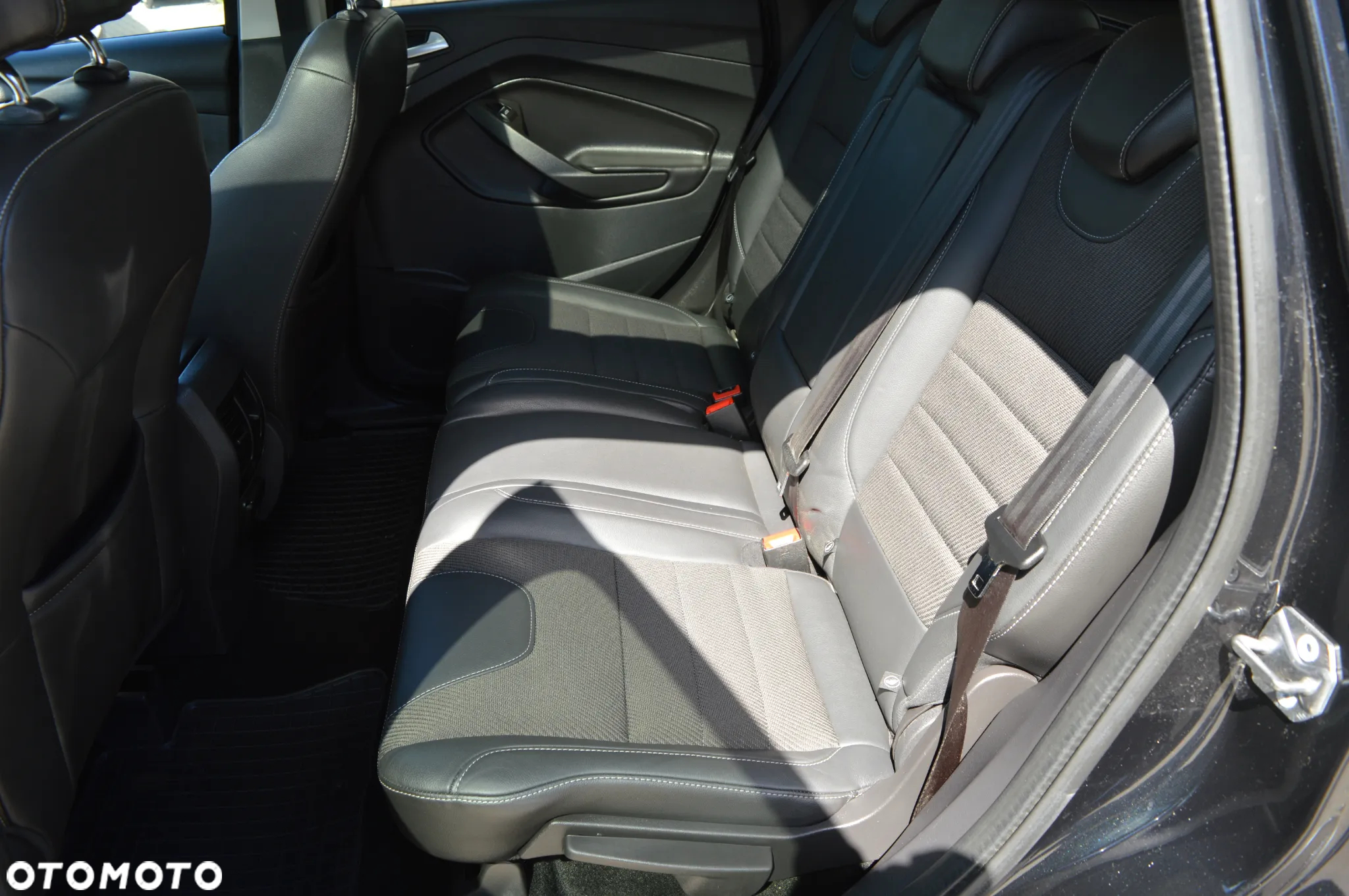 Ford Kuga 1.5 EcoBoost 2x4 Titanium - 14
