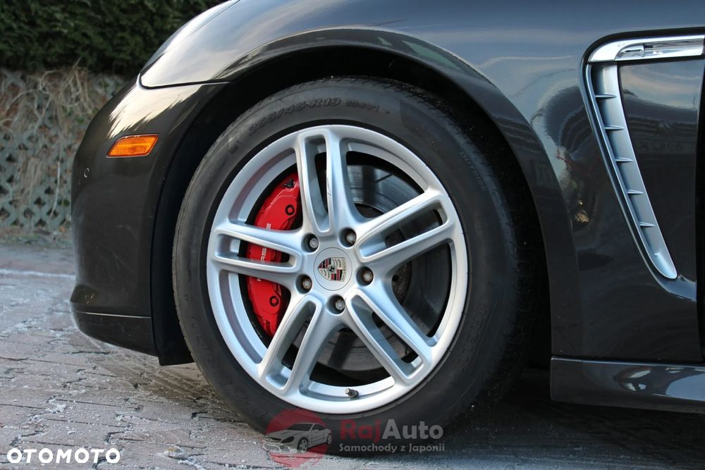 Porsche Panamera Turbo PDK - 27
