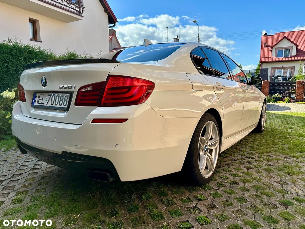 BMW Seria 5 550i xDrive Sport-Aut - 10