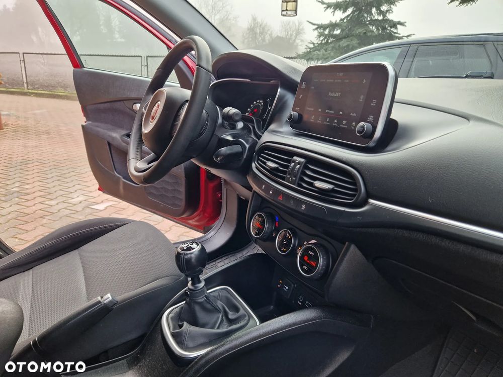 Fiat Tipo 1.4 T-Jet 16v Lounge EU6d - 24