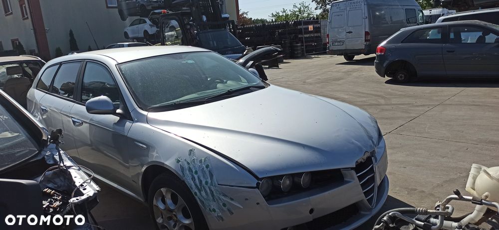 Alfa 159 Kombi 1,9 jtdm skrzynia manualna 6 biegów srebrna - 2