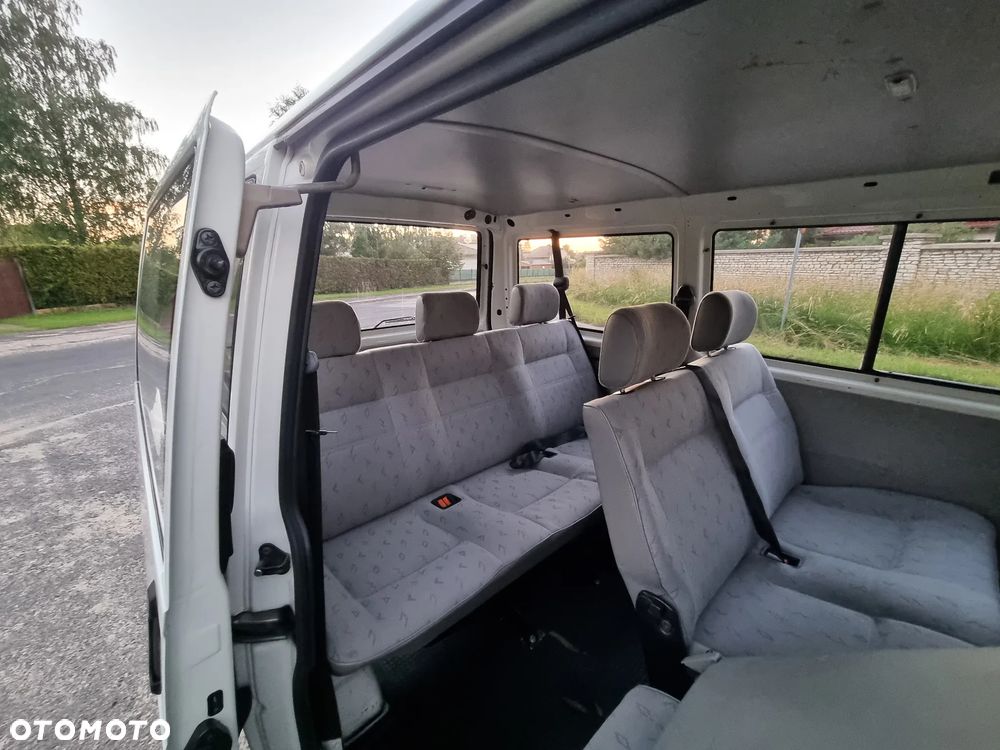 Volkswagen Transporter - 18