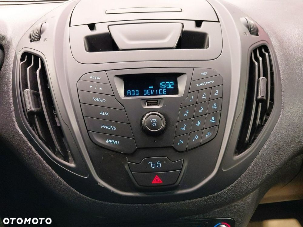 Ford Transit Courier - 31