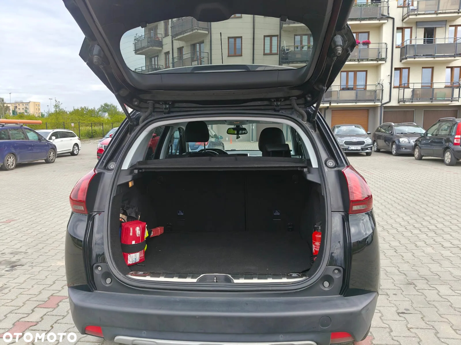 Peugeot 2008 1.2 Pure Tech Allure S&S EAT6 - 9