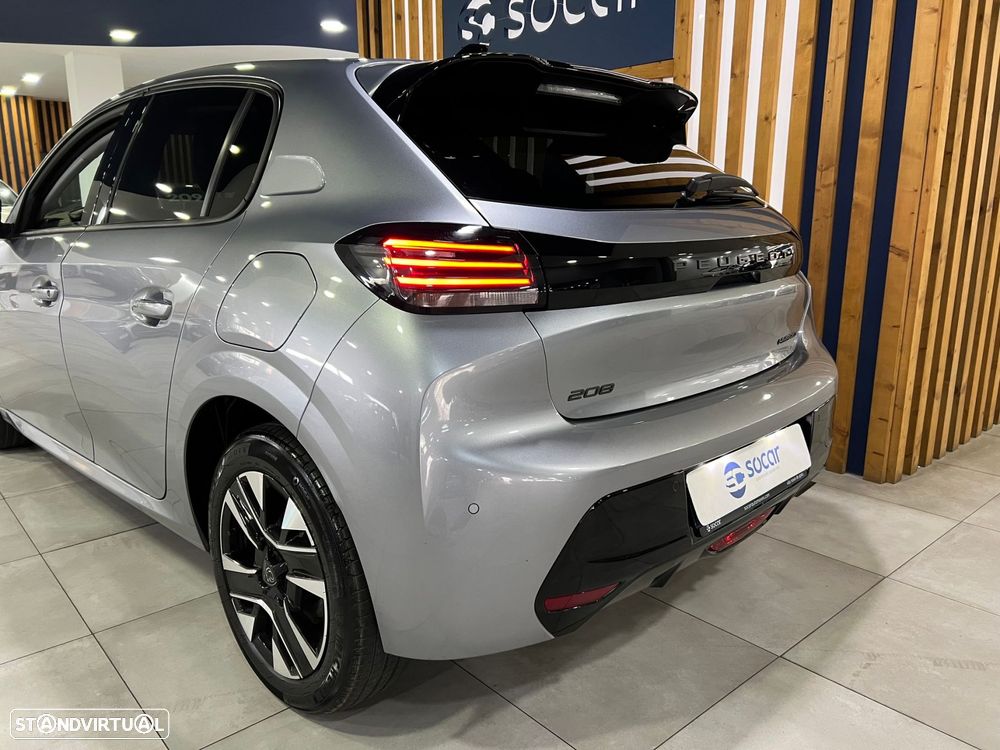 Peugeot 208 - 6