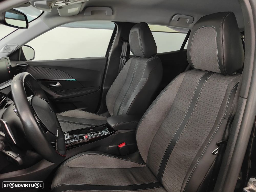 Peugeot 2008 1.2 PureTech Allure EAT8 - 30