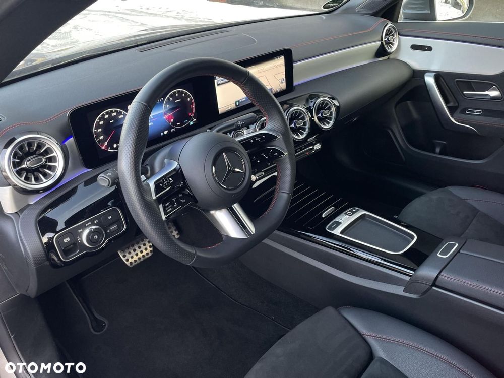 Mercedes-Benz CLA - 10