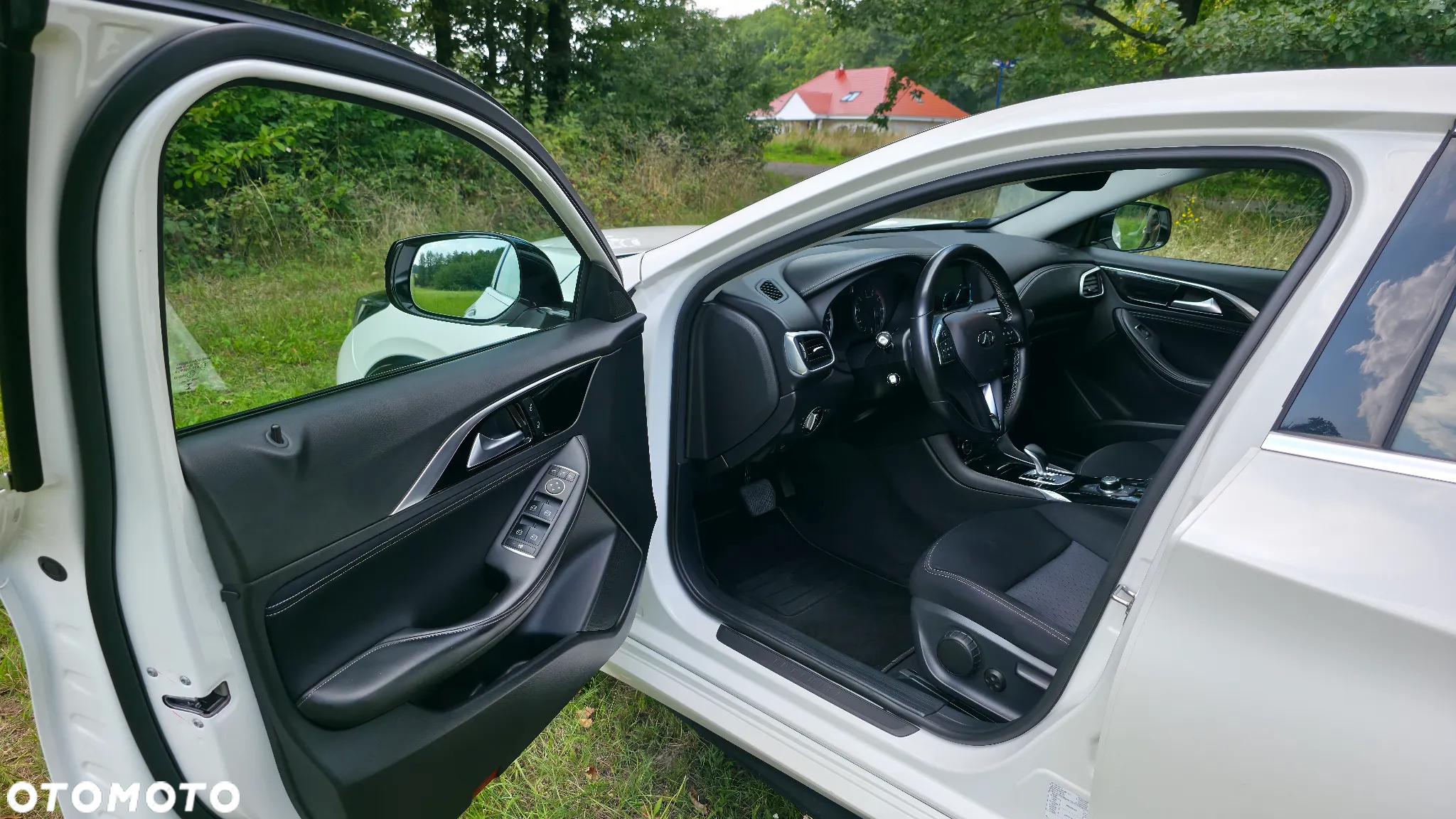 Infiniti Q30 1.6t Luxe 7DCT - 17